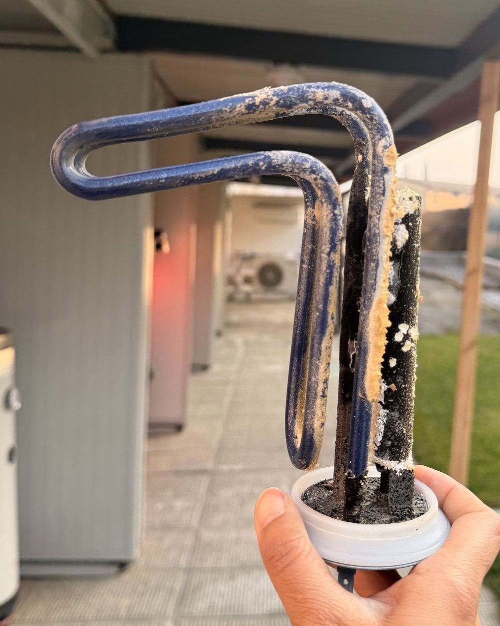 Resistenza di un boiler con il calcare molto ridotto dopo l'installazione del solubilizzatore
